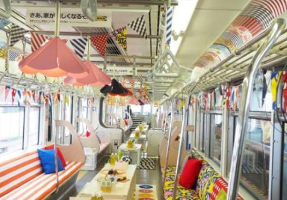 地鐵車廂廣告